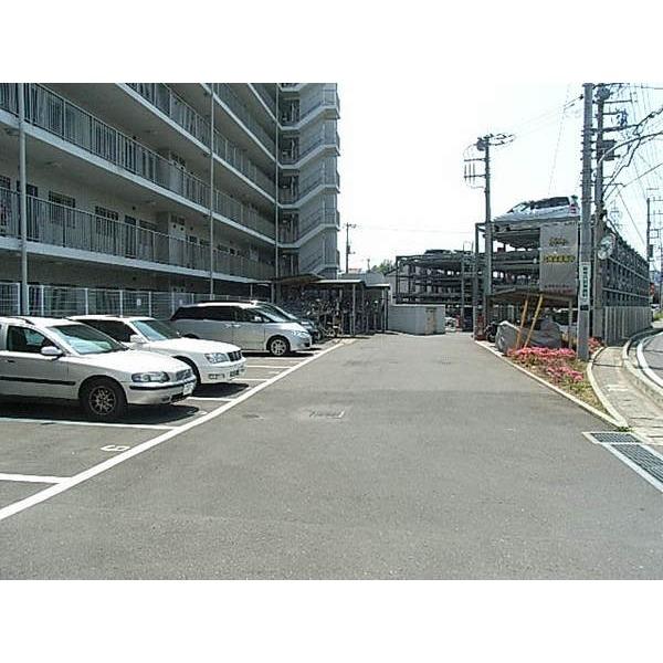 ドメイン八千代勝田台 駐車場