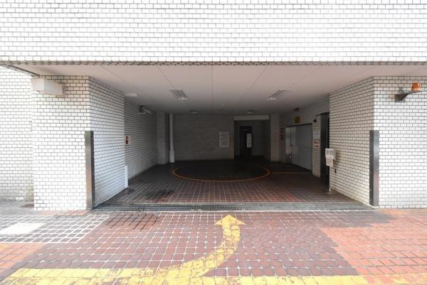 アルテール新宿 駐車場