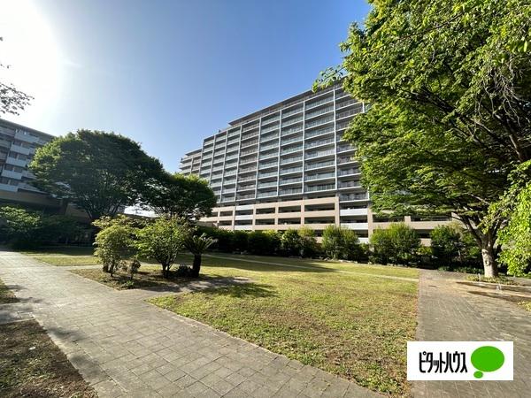 バルコニー前面に広がるエフガーデン。陽当