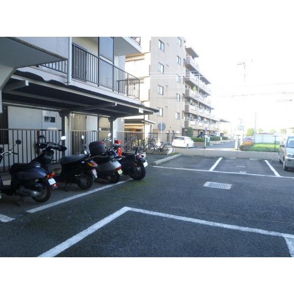 ライオンズマンション所沢東 駐車場