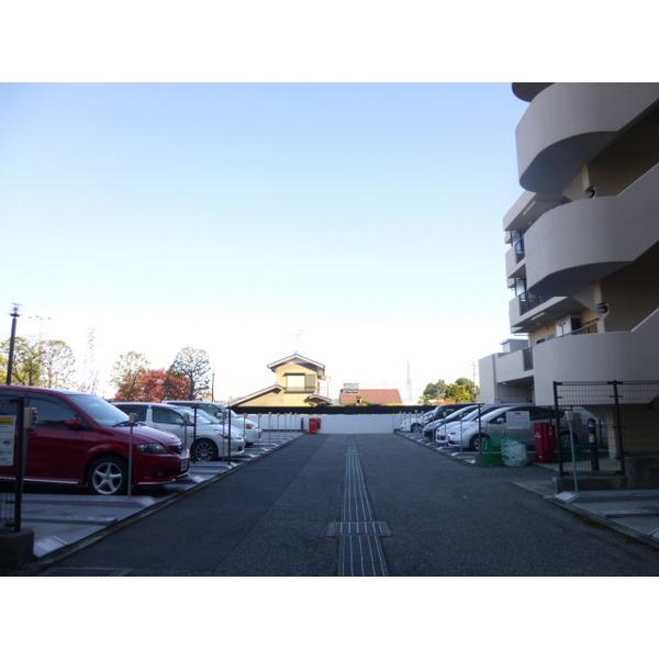 メゾンエクレーレ松戸六高台 駐車場