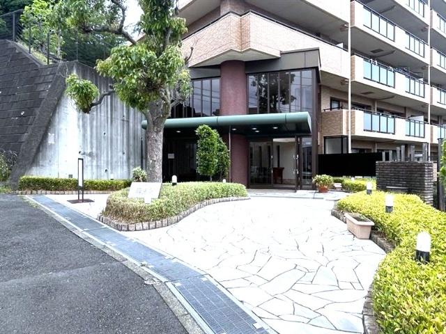 クレアガーデン麻生台 エントランス