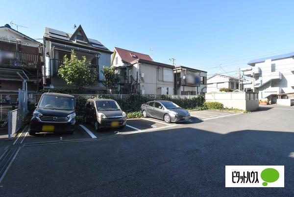 ソルシェ川崎 駐車場