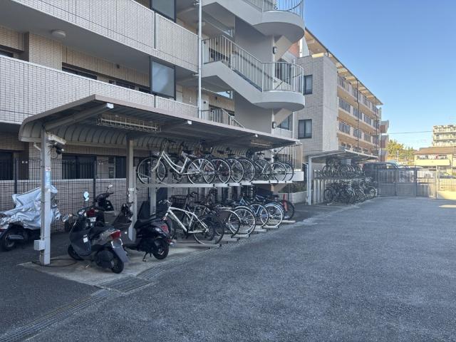 クリオ綱島十番館 駐車場