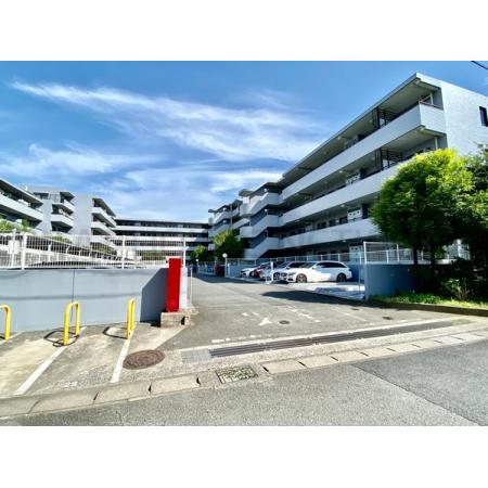月額14,000円〜18,000円