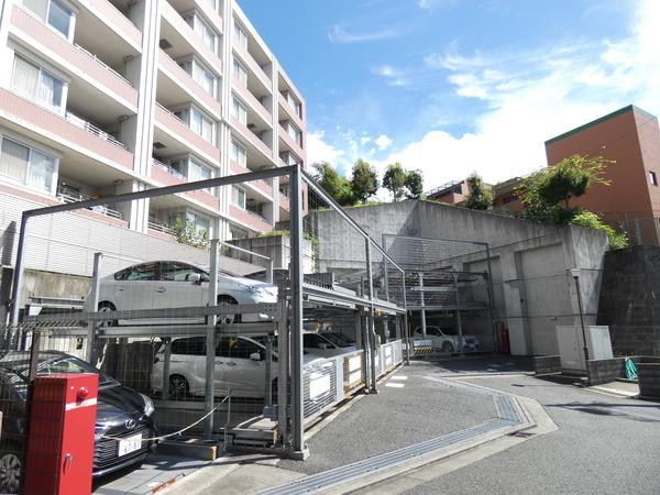 アーバンビュー上麻生ヒルズ 駐車場