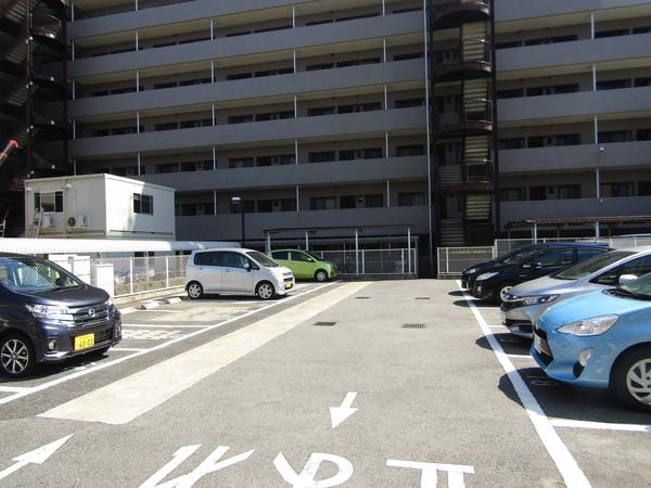 ラルゴ東松戸 駐車場