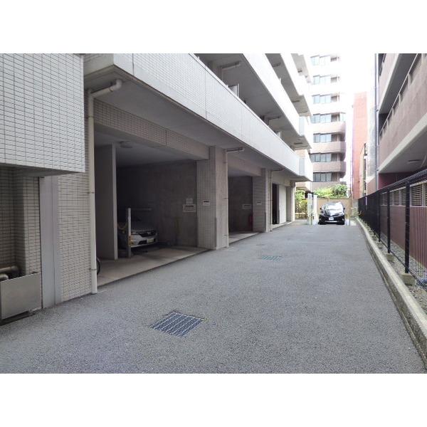 セーシェル本八幡 駐車場