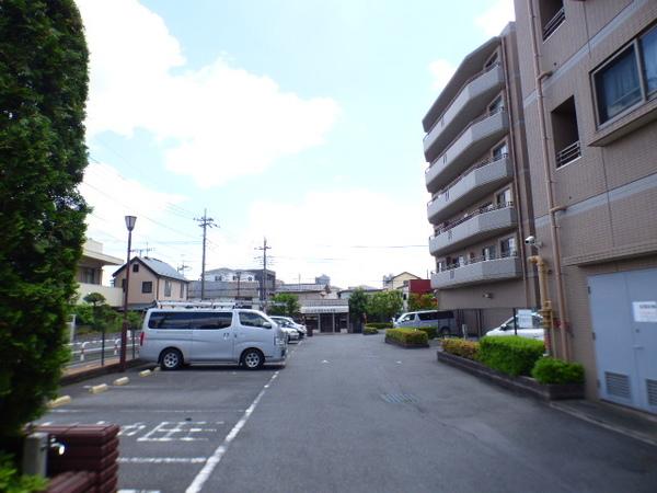 日神パレステージ上福岡 駐車場