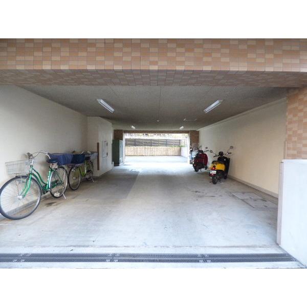 アークプラザ弘明寺 駐車場