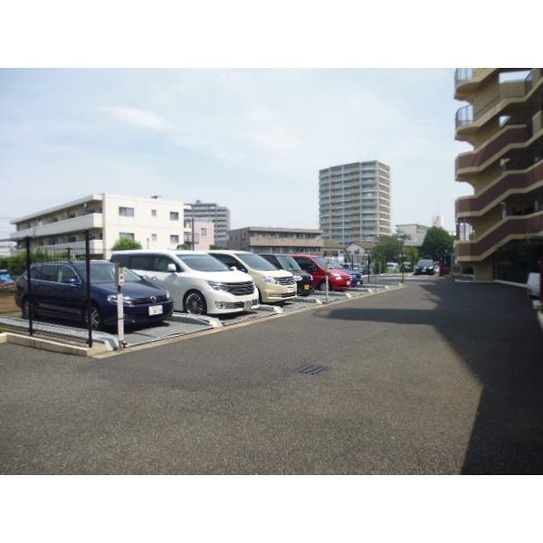 クレアホームズ志木 駐車場