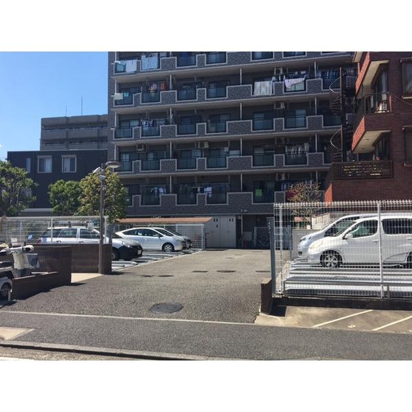 セレナハイム横浜浅間町 駐車場