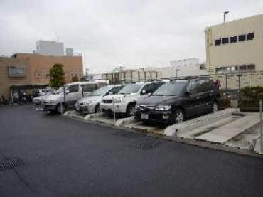 オーベル梅島グレースガーデン 駐車場