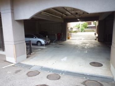 モア・ステージ千葉新宿 駐車場