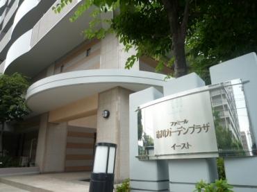 ファミール市川ガーデンプラザイースト エントランス