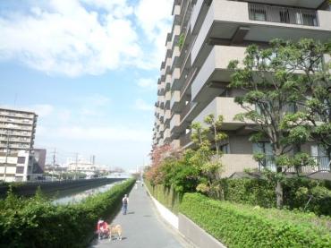 モアクレスト市川 外観