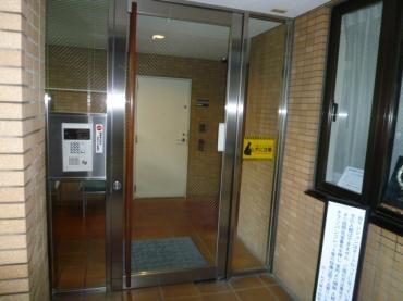 ホームズ東中野 エントランス