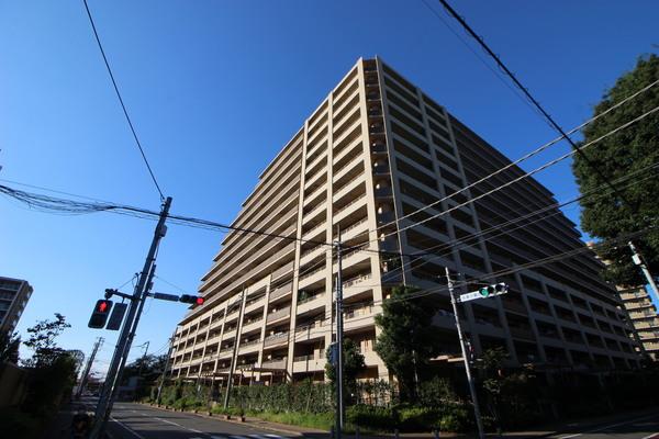 ルネ・アイクレール 外観