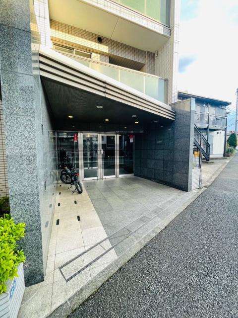 プラウド横浜岡野公園 エントランス