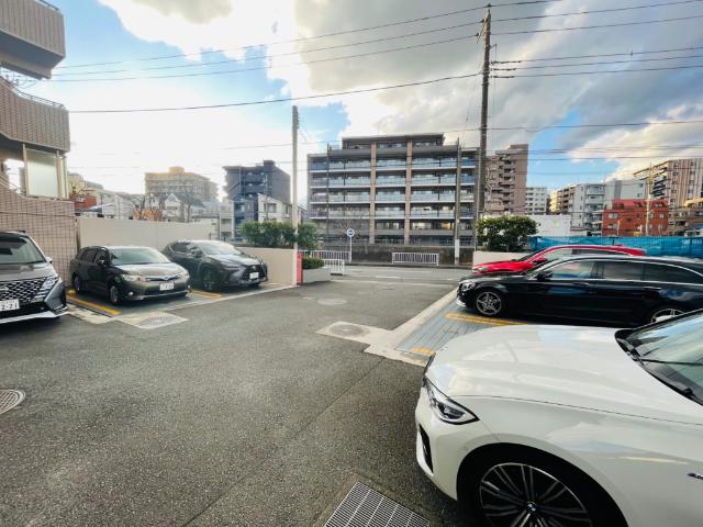 プラウド横浜岡野公園 駐車場