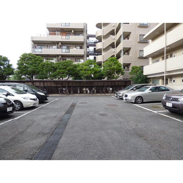 アドミレー成増 駐車場