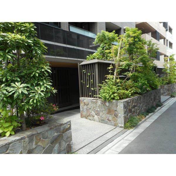 ＣＯＮＯＥ赤坂丹後町 エントランス