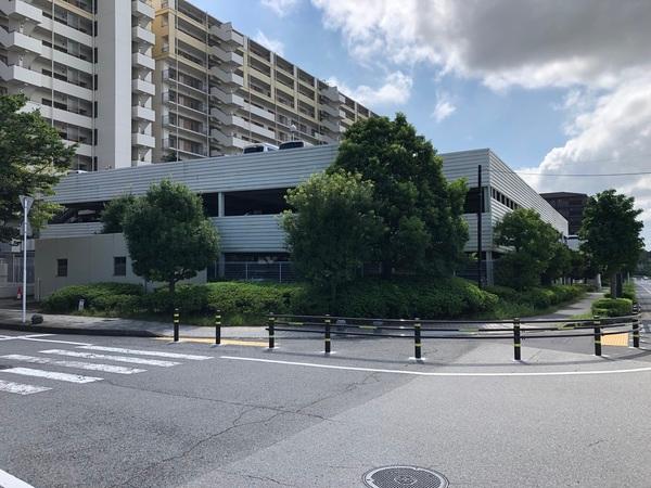 サングランデエルズモア 駐車場