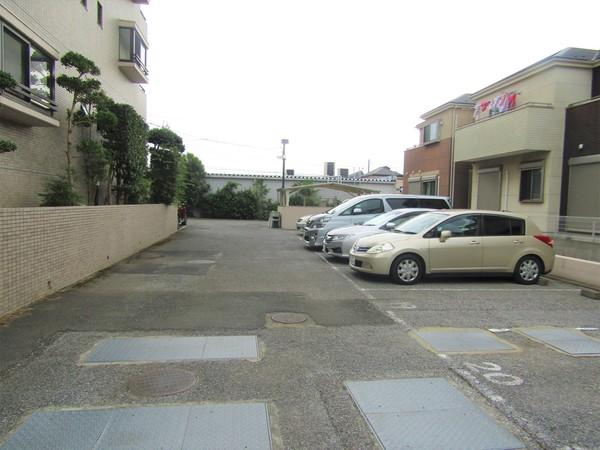 コスモ市川東アヴァンタージュ 駐車場