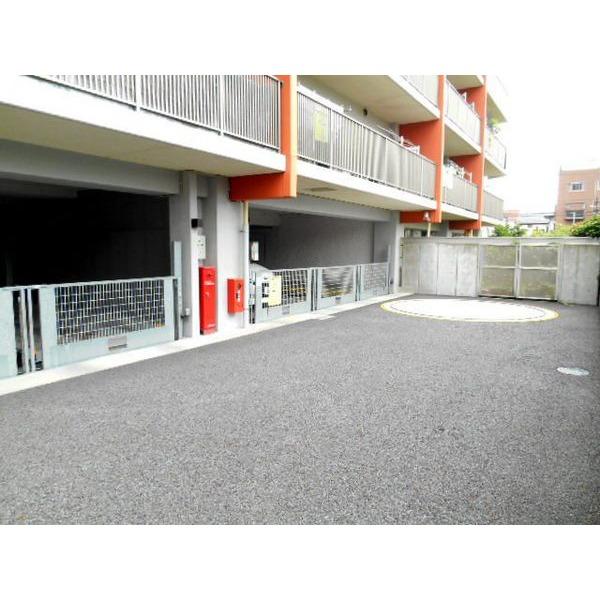 サンクレイドル西新井ヴィヴァーレ 駐車場