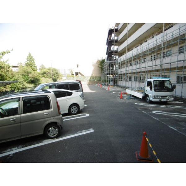 ハイマート稲毛Ａ棟 駐車場
