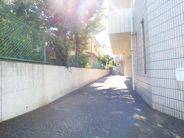 レーヴ・タケダ和光 駐車場