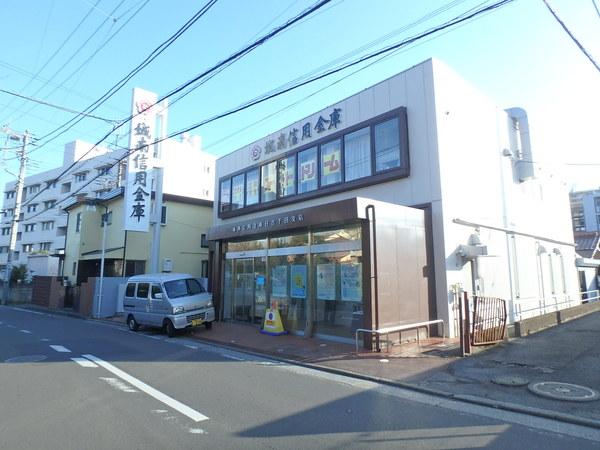 銀行