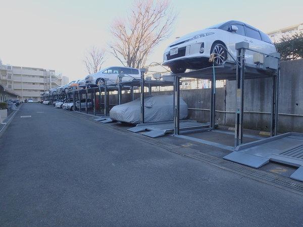 ルックハイツ日吉１号棟 駐車場