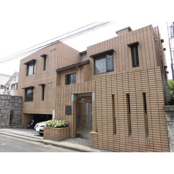 １階の部屋は１．５階部分にあります