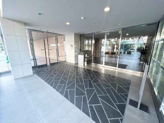 THE　MIDLAND　AVENUE エントランス