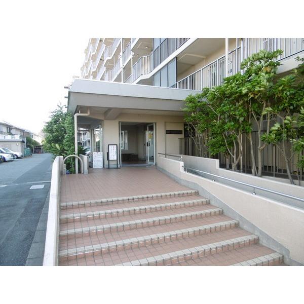 日商岩井草加マンション エントランス