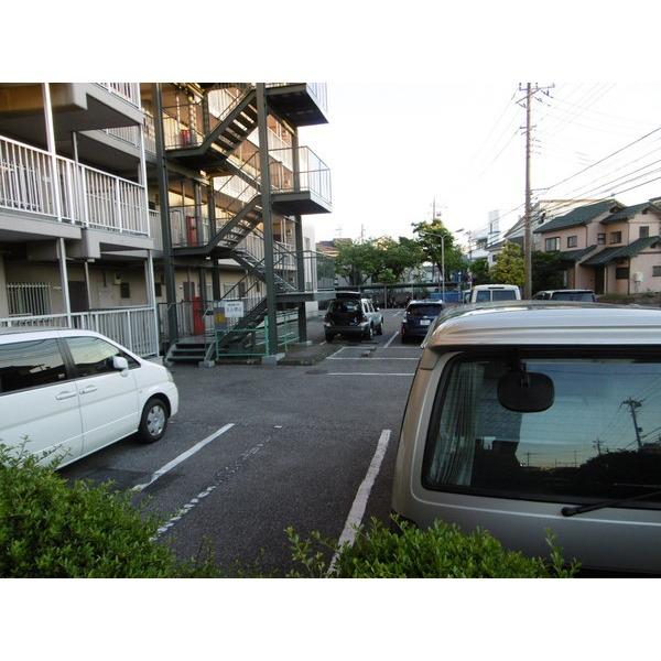 藤和草加ハイタウンＢ棟 駐車場