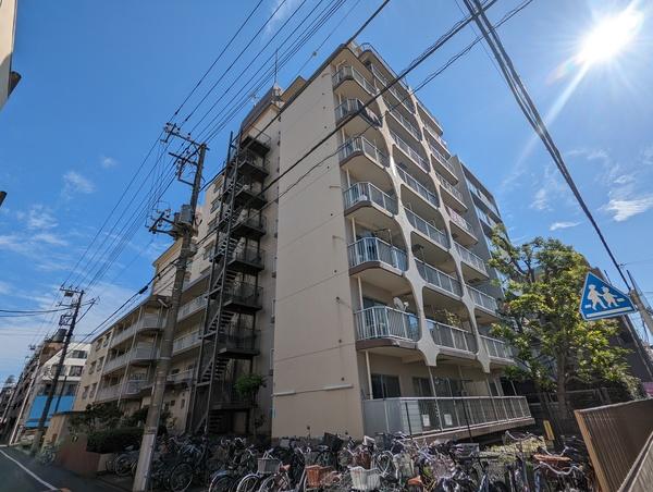 近隣施設も充実したマンションとなります。