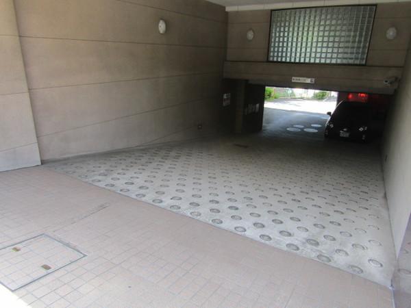 ライオンズヒルズ妙蓮寺 駐車場