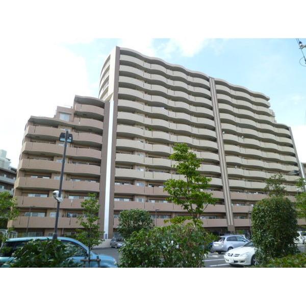 パインズマンション成田 外観