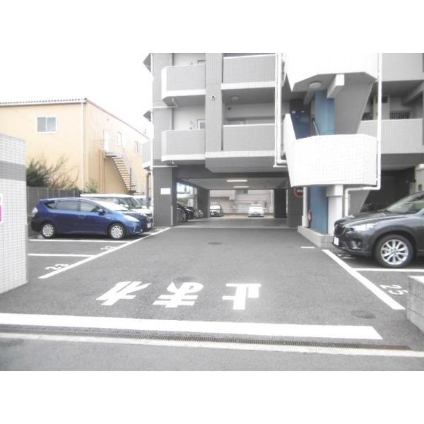 ローヤルシティ草加栄町 駐車場