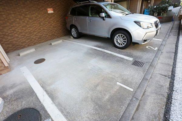 ナイスパークコート鶴見潮田 駐車場