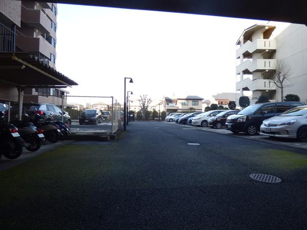 ライオンズガーデン志木学園西 駐車場