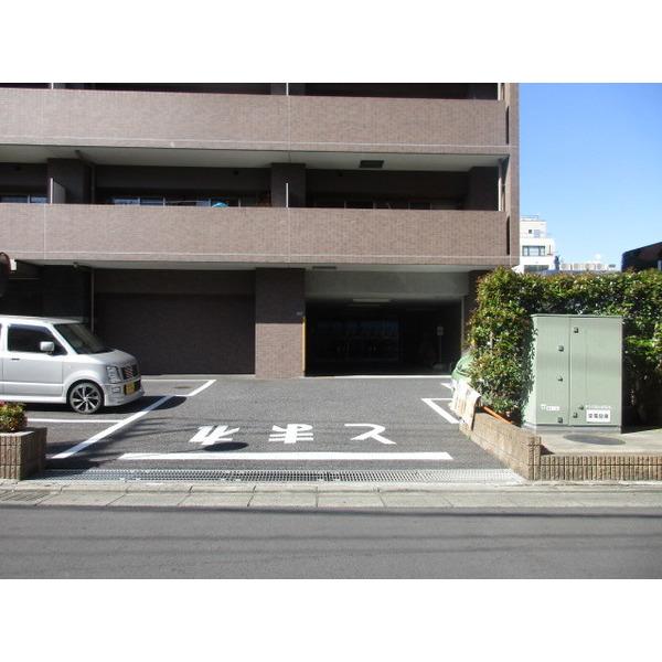 ドムール春日部 駐車場