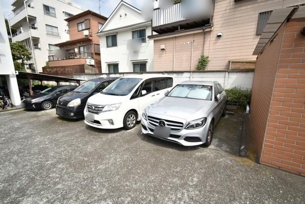 上荻ハイホーム 駐車場