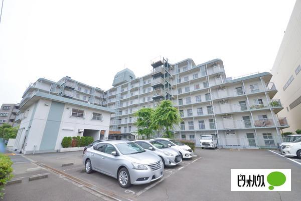 鶴見ハイライズ 駐車場