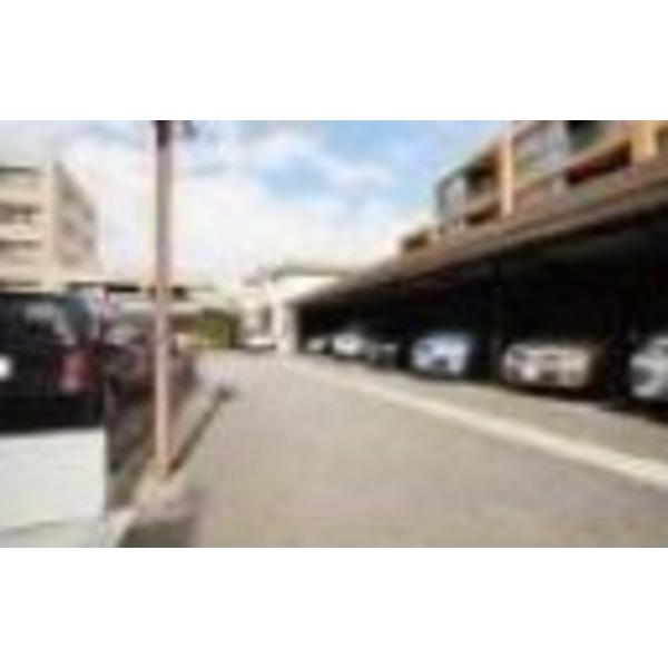 東高成城ペアシティ三船 駐車場