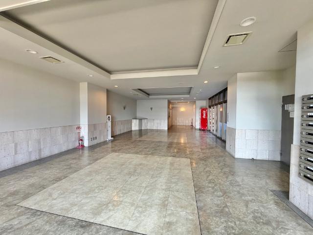 コスモ横浜和田町ヒルズ ロビー