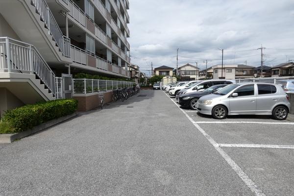 朝日パリオ越谷南Ⅱ　センターブロック 駐車場