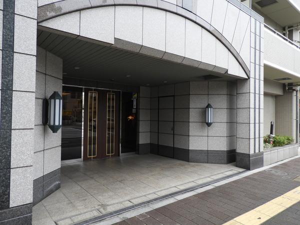 日神パレステージ三ノ輪国際通り エントランス